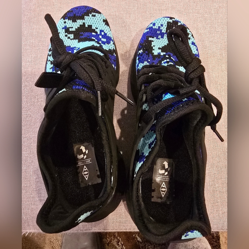 Black and Blue Kids Size 6 - Picture 4 of 6